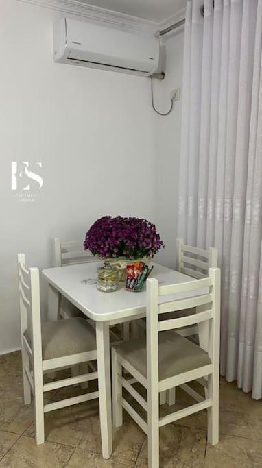 Es Apartment Tirana Buitenkant foto